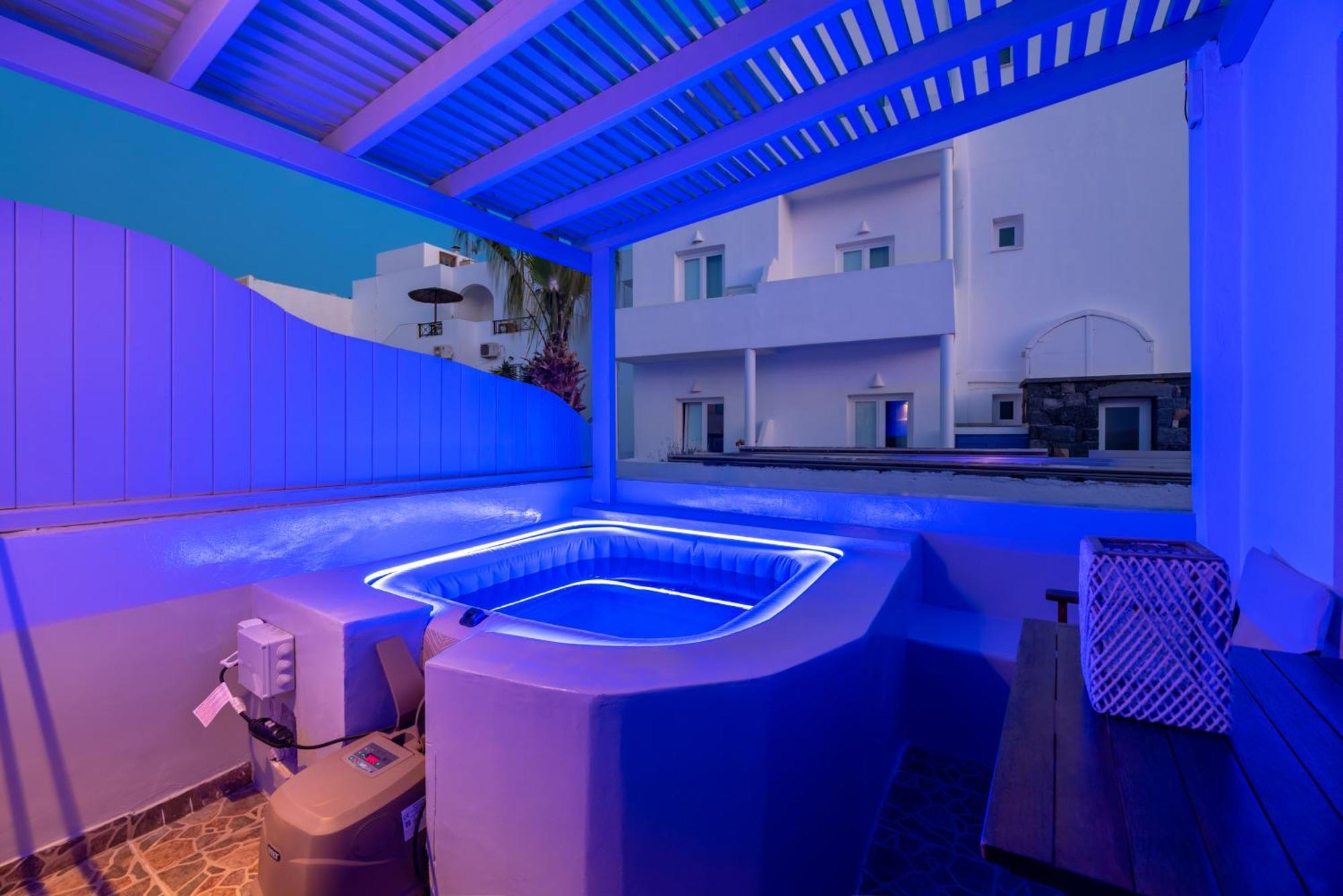 Aerenia Luxury Suites 卡特瑞杜斯 外观 照片