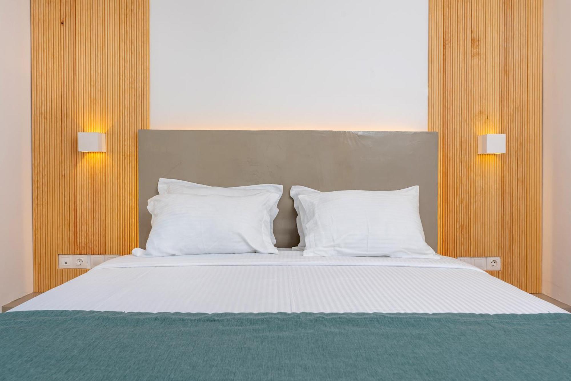 Aerenia Luxury Suites 卡特瑞杜斯 外观 照片